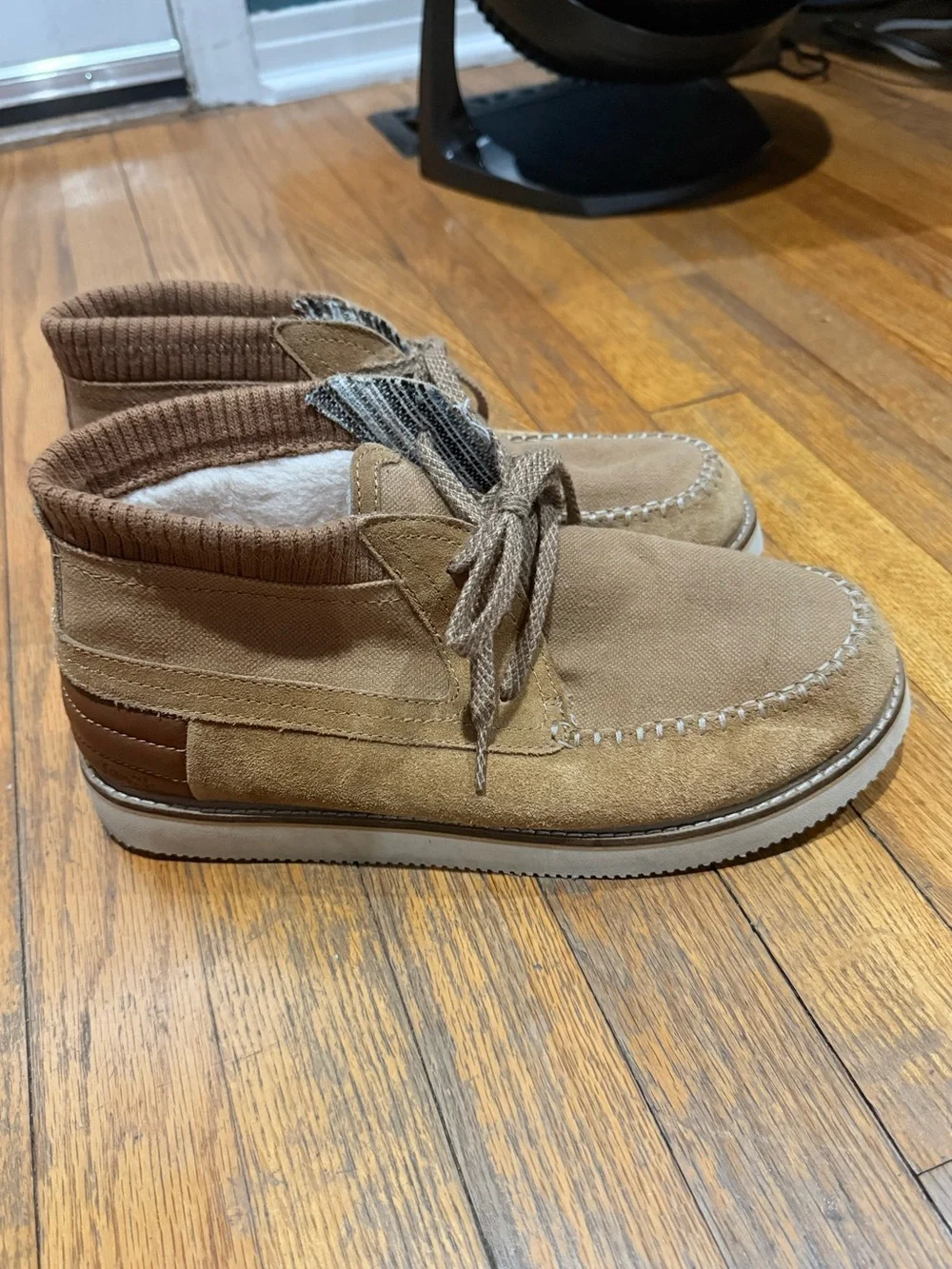 Sanuk Men's Cozy Vibe Primo Mid Boots Taupe Size 10
